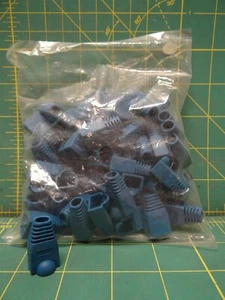 (Menge: 50) 6,8 mm blau farbig Kabel Relief Stecker Stiefel 1-1/16" L x 1/2" B x 1/2" H - Bild 1 von 5