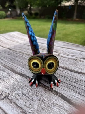 Oaxacan Wood Carved Hand Painted Owl Mexican Folk Art Alebrije RAYMUNDO SANTIAGO - Image 1 of 4