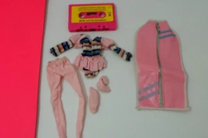 MATTEL TAPE CASSETTE THE SENSATIONS BOBBIN AWAY W PINK LEOTARD TIGHTS OUTFIT ++ - Picture 1 of 6