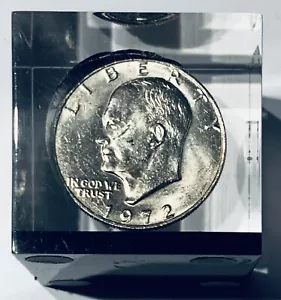 Eisenhower 1972 P Dollar plattierte Münze Acryl / Lucite Briefbeschwerer gewürfelt - Bild 1 von 6