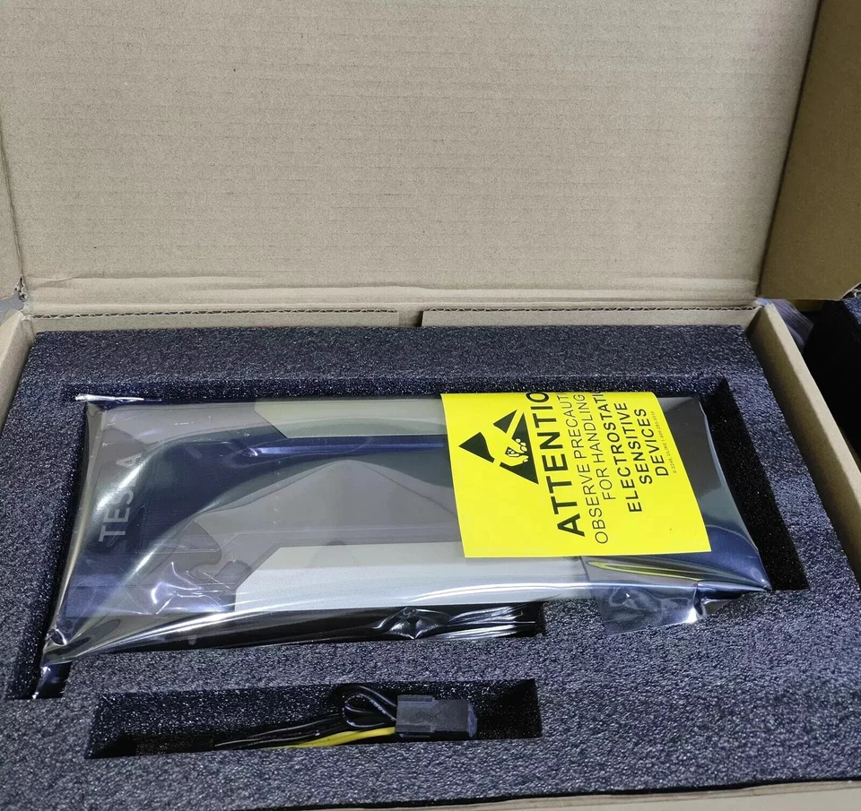 Nvidia Tesla V100 32GB SXM2 PCIE GPU CUDA Computing Accelerator Graphics Card - Image 1 of 3