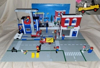 VTG 1980 LEGO 6390 Main Street Set Construction Crane Manual 10 minifigs - Image 1 of 4