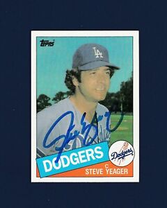 Steve Yeager signed Los Angeles Dodgers 1985 Topps baseball card