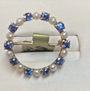 IMPRESIONANTE Broche Círculo Antiguo 14k 10 Zafiros y 10 Perlas GVT2B-E - Imagen 1 de 5