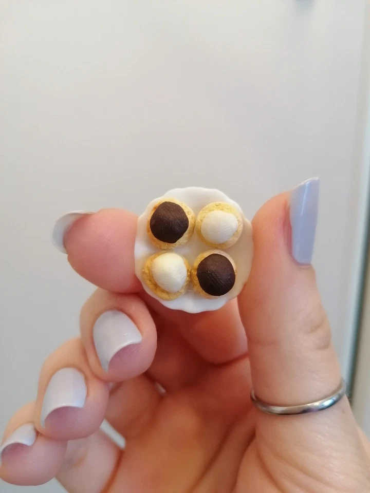 Miniatura dollhouse 4xBIGNE' in scala 1:12  fatto a mano in fimo - Immagine 1 di 4