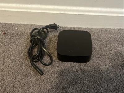 Transmisor multimedia Apple TV 4K modelo A1842 32 GB negro SOLO UNIDAD sin control remoto. Foto 1 de 4