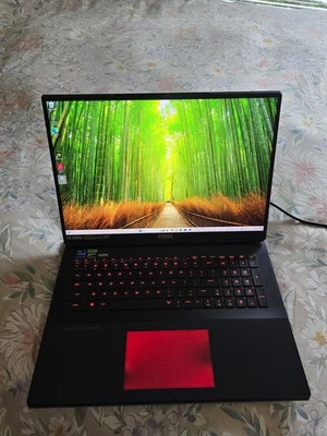 微星 Titan 18 HX A14VIG i9-14900HX 128GB RAM 4TB GeForce RTX 4090(二手) — 第 1/4 张图片