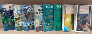 J R R Tolkien The Hobbit Lord of The Rings & More 8 Vintage Books ID4311 - Imagen 1 de 3