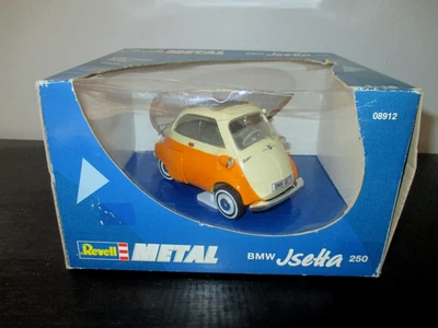 Revell 1:18 1955 BMW Isetta 250 Diecast Model Car - BRAND NEW - Image 1 of 4