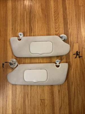 Солнцезащитные козырьки 2008-2016 Dodge Grand Caravan Chrysler Town Country Homelink серые от оригинального производителя - Изображение 1 из 4