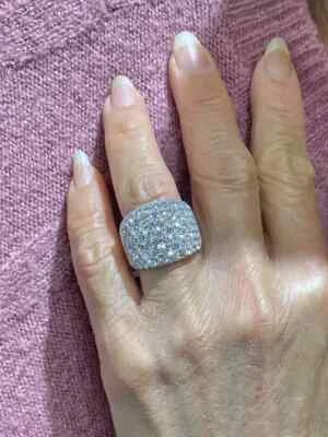 Anillo de compromiso de moissanita de corte redondo de 2,50 quilates enchapado en oro blanco de 14 quilates para hombre Foto 1 de 4