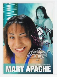 MARY APACHE - 2001 Future Bee Women's Pro-Wrestling purple foil signature Card - Picture 1 of 3