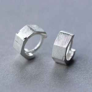Herren Damen Sterlingsilber geometrisch gebürstet Huggie Reifen Ohrringe A1269 - Bild 1 von 4