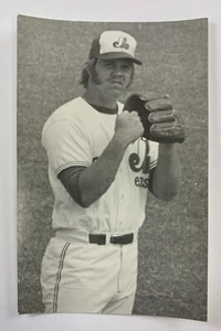 Bob James (1979) Montreal Expos Vintage Baseball Postcard PCME - Picture 1 of 2