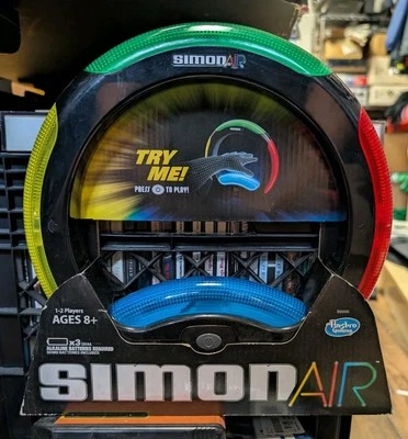 New 2014 Hasbro SIMON Classic Electronic Memory Game Lights & Sound Q. Brand New - Image 1 of 2