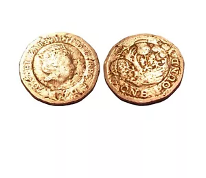 Melted British 1£ Coin Unique Error Double-Struck Queen, Metal Merger Off-Centre - Picture 1 of 8