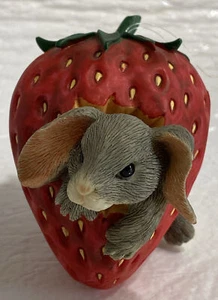 Charming Tails ~ BINKEY IN THE BERRY PATCH Ornament 89/752 ~ Fitz&Floyd ~ In Box - Picture 1 of 12