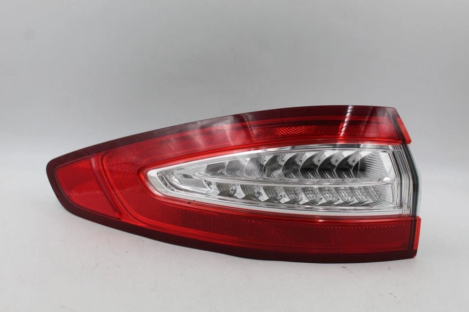 Luz trasera izquierda LED montada en cuarto para Ford Fusion 2013-2016 OEM #41557 Foto 1 de 4