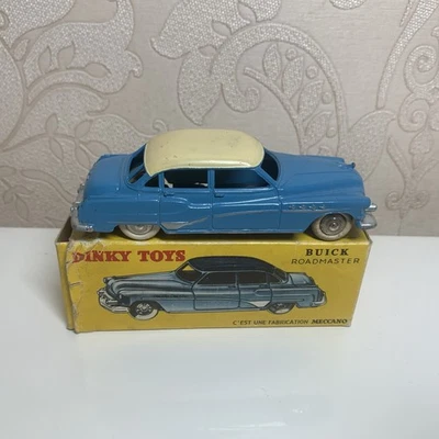Dinky Toys Francia 24v Buick Roadmaster, repintado Foto 1 de 4
