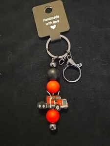 Semi Truck Silicone Bead Charm Keychain - Picture 1 of 1