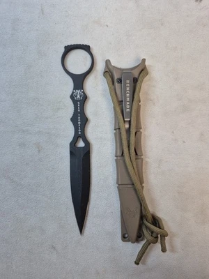 Daga Benchmade 176BK de 3,22 pulgadas - negra Foto 1 de 4