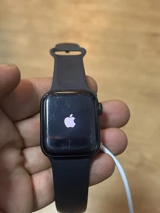 Apple Watch SE LTE + GPS Defekt - Bild 1 von 3