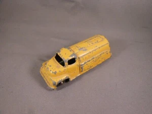 Vtg Tootsietoy Toy Cast Metal 3.25" Yellow Oil Fuel Tanker Truck Rubber Tire USA - Picture 1 of 9