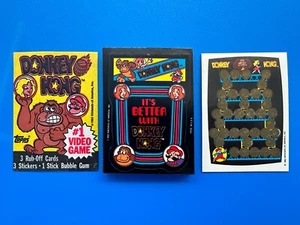 1982 TOPPS Nintendo Donkey Kong Complete Set 32 Stickers + Scratch-Offs Wrapper - Picture 1 of 3