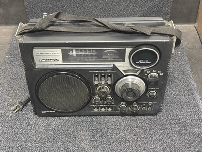 Vintage Panasonic 6-BAND FM/AM/SW1-4 Shortwave Receiver RF-2600 Tested. - Image 1 of 4