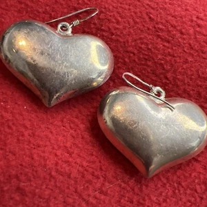 Vintage 925 Sterling Silver Puffy Heart Earrings Pierced - Picture 1 of 7