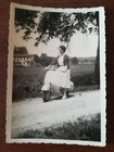 VECCHIA FOTO VINTAGE D'EPOCA DONNA IN VESPA SCOOTER 