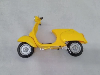 REVELL METAL VESPA125 PRIMAVERA 1/12 - Image 1 of 4