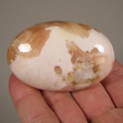 Piedra de Palma Pulida Cristal 2.5" Melocotón STILBITE & SCOLECITE - India Foto 1 de 4