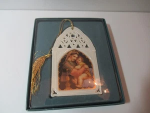 Lenox Christmas Ornament 16th Century Madonna & Child Cathedral Portrait Coll. - Picture 1 of 2