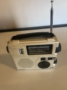 Grundig FR200 AM/FM/SW World Band Notfall Radio Aufziehgenerator Strom weiß - Bild 1 von 7