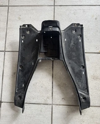 CARENA PEDANA PAVIMENTO POGGIAPIEDI APRILIA SR STEALTH RACING 50 1997 2004 - Immagine 1 di 4