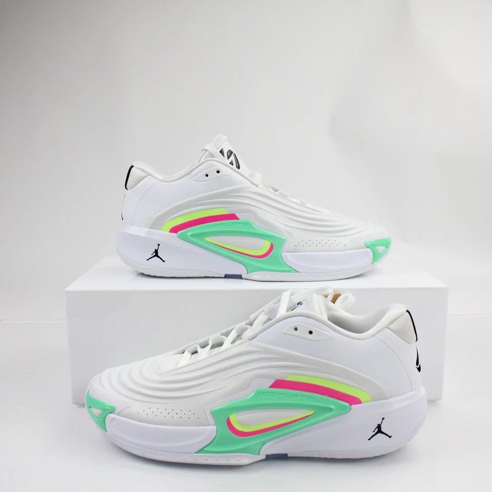 Air Jordan Basketball Shoe Men's White/Mint Green New without Box - Image 1 of 1