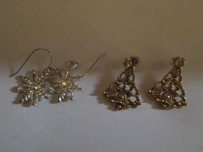2 pair of Christmas pierced earrings Snowflakes & Christmas trees - Image 1 of 3
