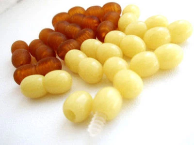 LOT- 20 JEWELRY PLASTIC SCREW CLASPS MIXED COLOR - Image 1 of 4