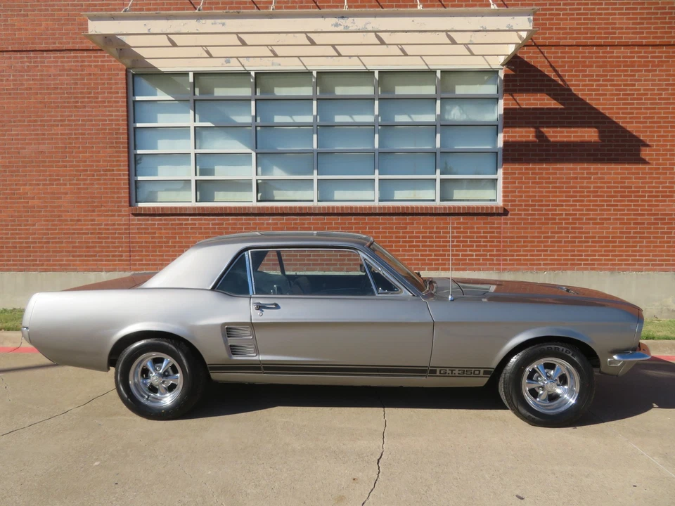 Ford Mustang 1967  Foto 1 de 4