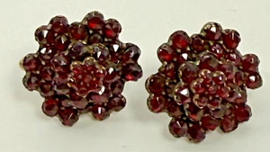 Vintage 12 KT Gold Filled Bohemian Garnets Screw Back Earrings Estate - Picture 1 of 11