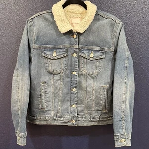 Womens Denim Jean Jacket Lucky Brand Sherpa Trucker Medium Faux Fur Winter - Picture 1 of 8