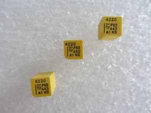 18 Stck. 4220pf 1% 63V Polystyrol Folie Kondensatoren Philips 2222 443 KS radial - Bild 1 von 4