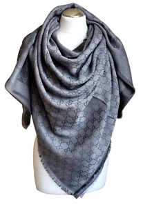 GUCCI Schal Tuch Wolle Seide 140x140 Neu hellgrau Sciarpa Shawl 281942 3G7041962 - Picture 1 of 6