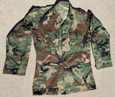 Camisa AF Army BDU média x longa camuflagem floresta clima quente 8415-01-390-8547 - Imagem 1 de 4
