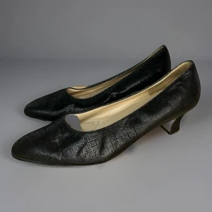 Vintage Ferragamo Italian Black Embossed Leather Shimmer Low Heel Pumps Size 9B - Picture 1 of 13