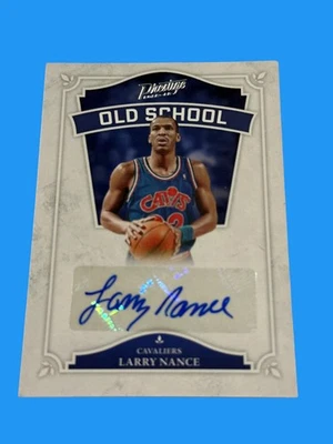 Crónicas Panini 2022-23 - Autógrafos de la vieja escuela Larry Nance #OSA-LNC Foto 1 de 2
