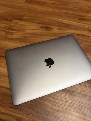 Apple MacBook 12 pulgadas Foto 1 de 4