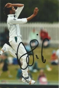 PAKISTAN CRICKET: MOHAMMAD ASIF SIGNED 6x4 TEST ACTION PHOTO+COA - Picture 1 of 1
