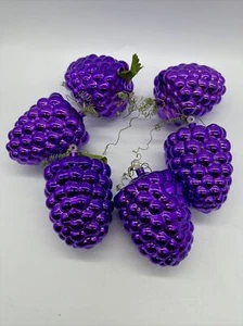 6 Vintage Plastic Grape Cluster Bunch Fruit Christmas Ornament Purple Taiwan VGC - Picture 1 of 6